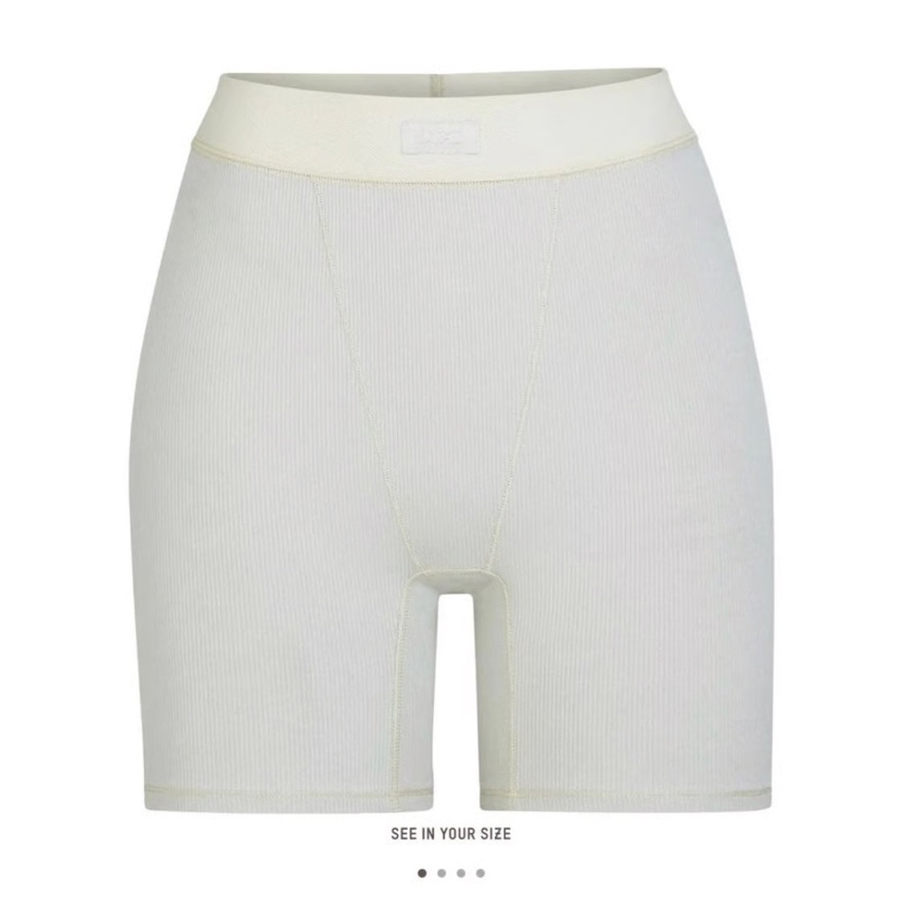 SKIMS Women's Boxer Shorts
